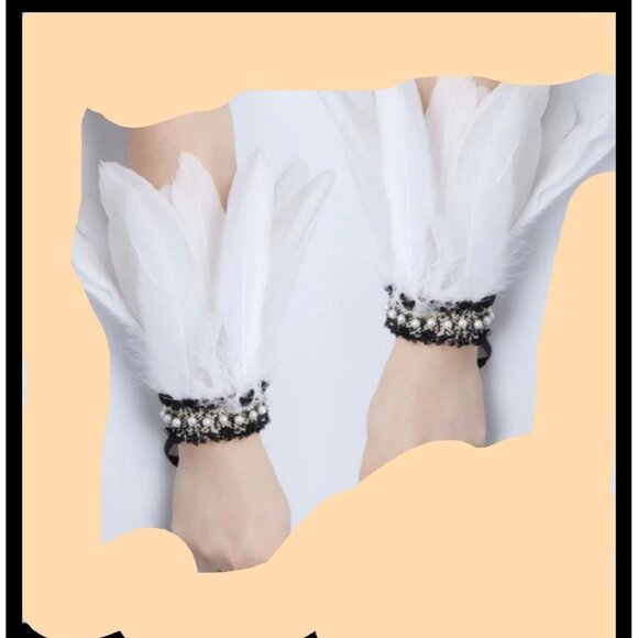 White Feather cuff bracelet pair Gothic bird Gloves Feather Cuff Rooster Feather - Picture 1 of 2